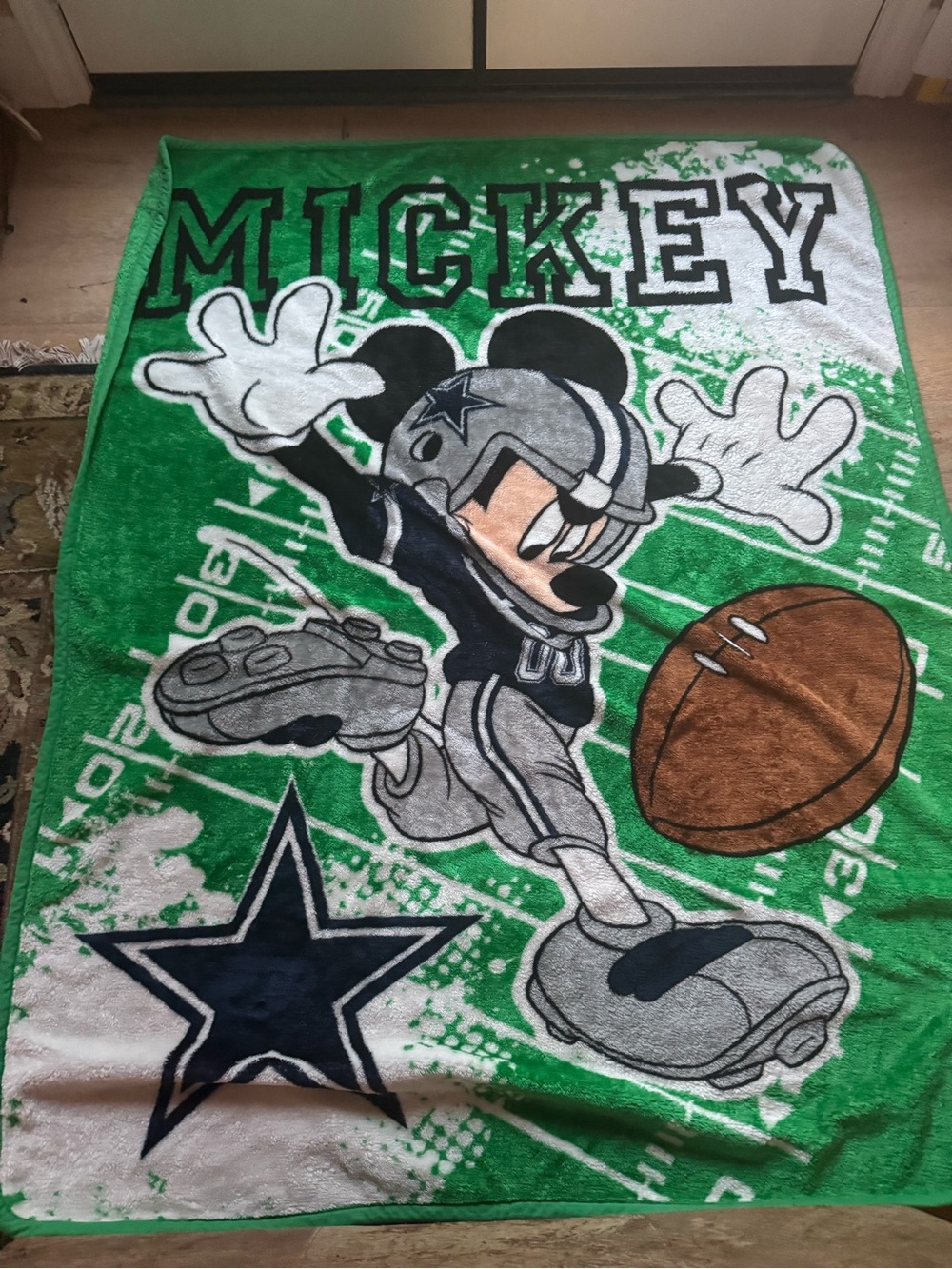 🔥Mickey Mouse Dallas Cowboys Football Throw Blanket good cond Price Firm!